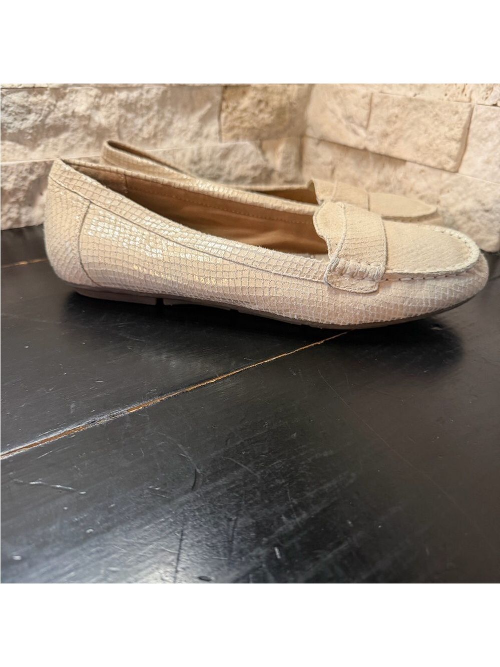 Vionic Larrun Snakeskin Loafers Ivory Slip On Women’s Sz 7.5 - Picture 3 of 9